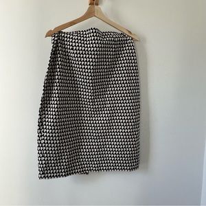 Black and white Banana Republic pencil skirt size 10